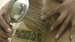 Gracelina Horny In The Shower